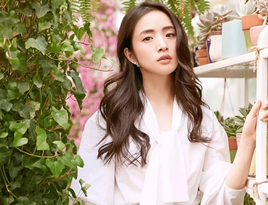 冯绍峰喜欢林依晨吗-(冯绍峰爆火前跟他组过CP的女星后来都怎样了)