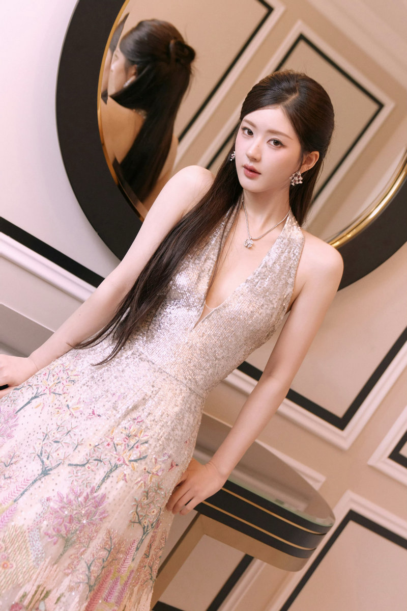 程莉莎年龄简历(程莉莎资料) 程莉莎年龄简历(程莉莎资料)