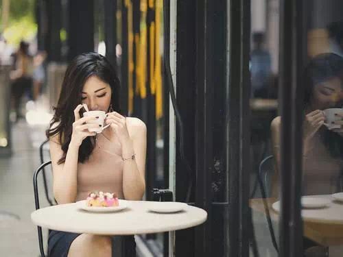 陈道明为什么捧李一桐