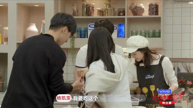 戴军和何炅是什么关系